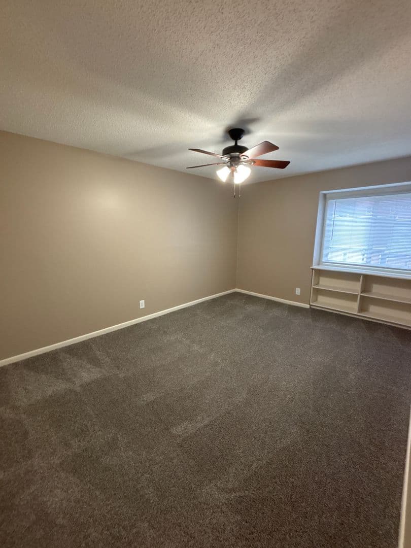 Omaha Apartment: 7525 Pierce Plaza