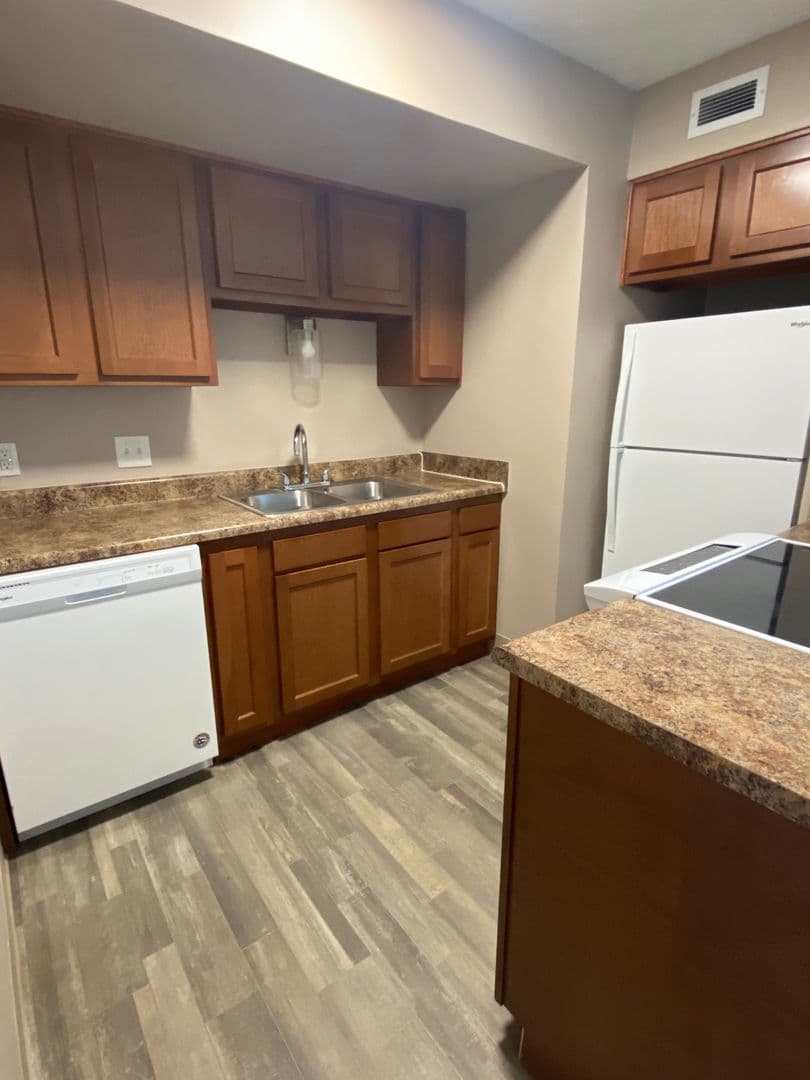Bellevue Apartment: 2945 Biggs Plaza