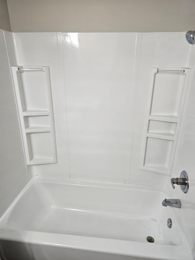 Bellevue Apartment: 910 Ginny Avenue