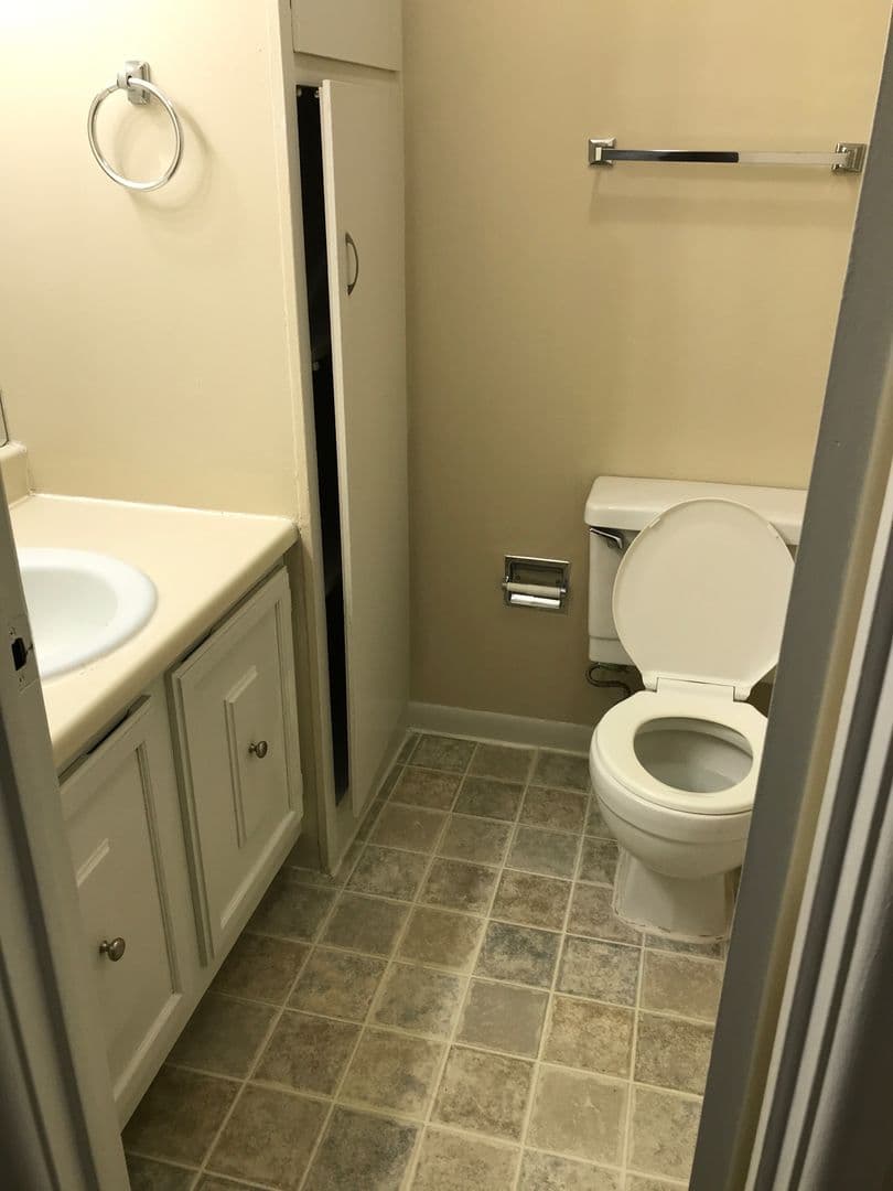 Omaha Apartment: 7525 Pierce Plaza