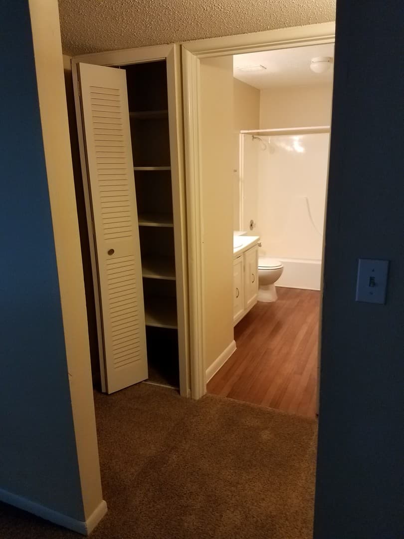 Omaha Apartment: 7525 Pierce Plaza