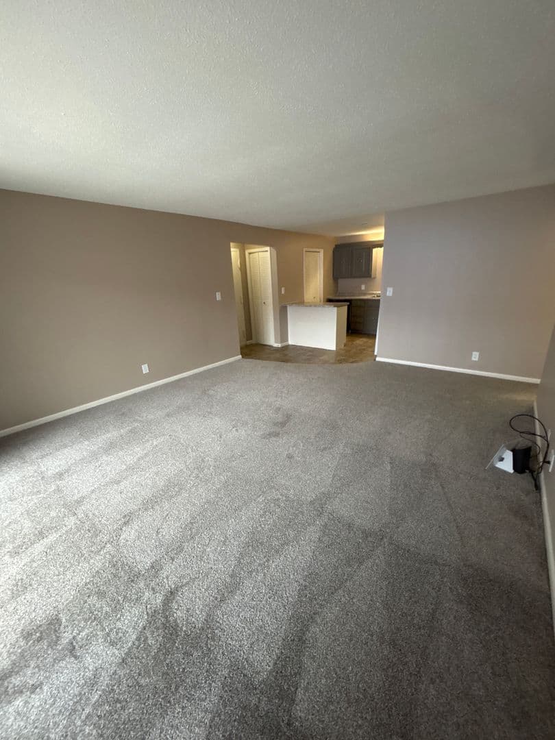 Omaha Apartment: 7525 Pierce Plaza