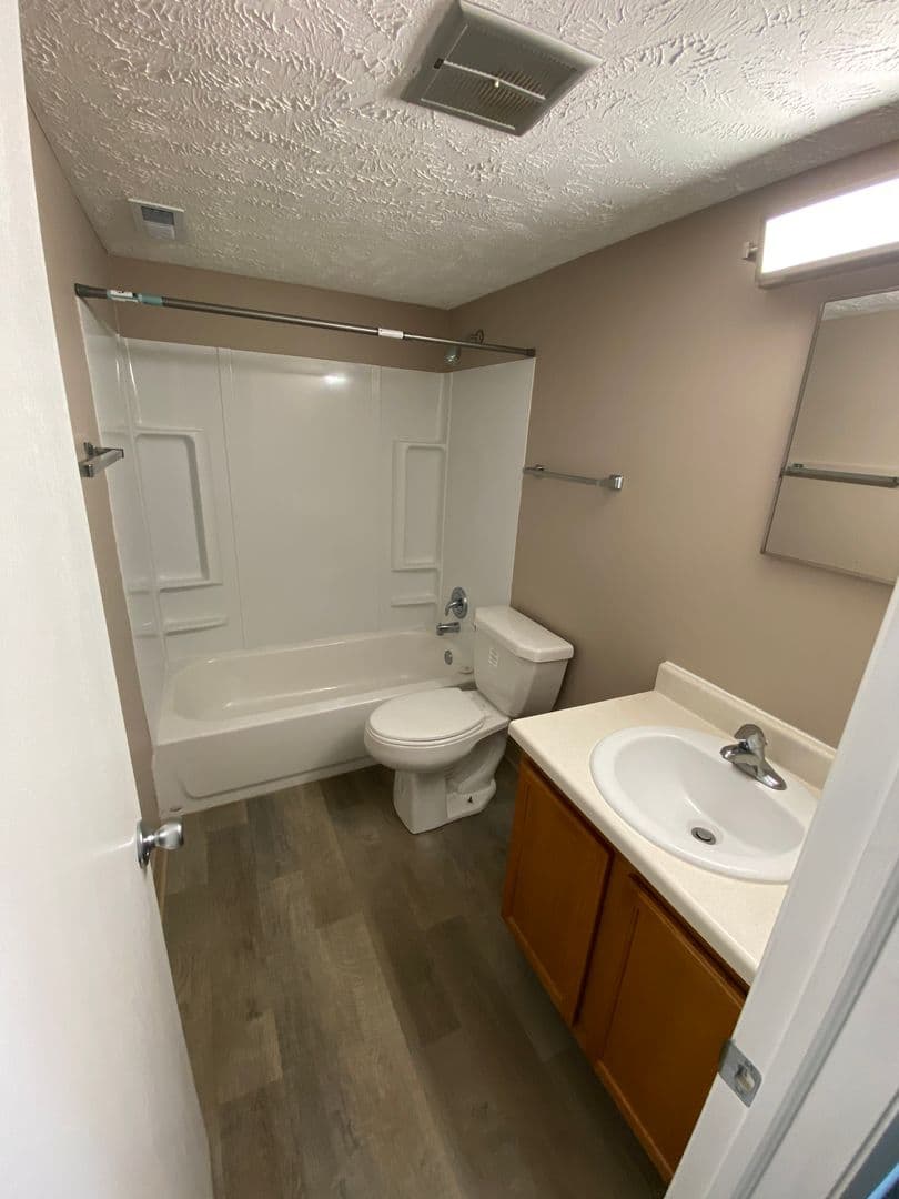 Bellevue Apartment: 2945 Biggs Plaza