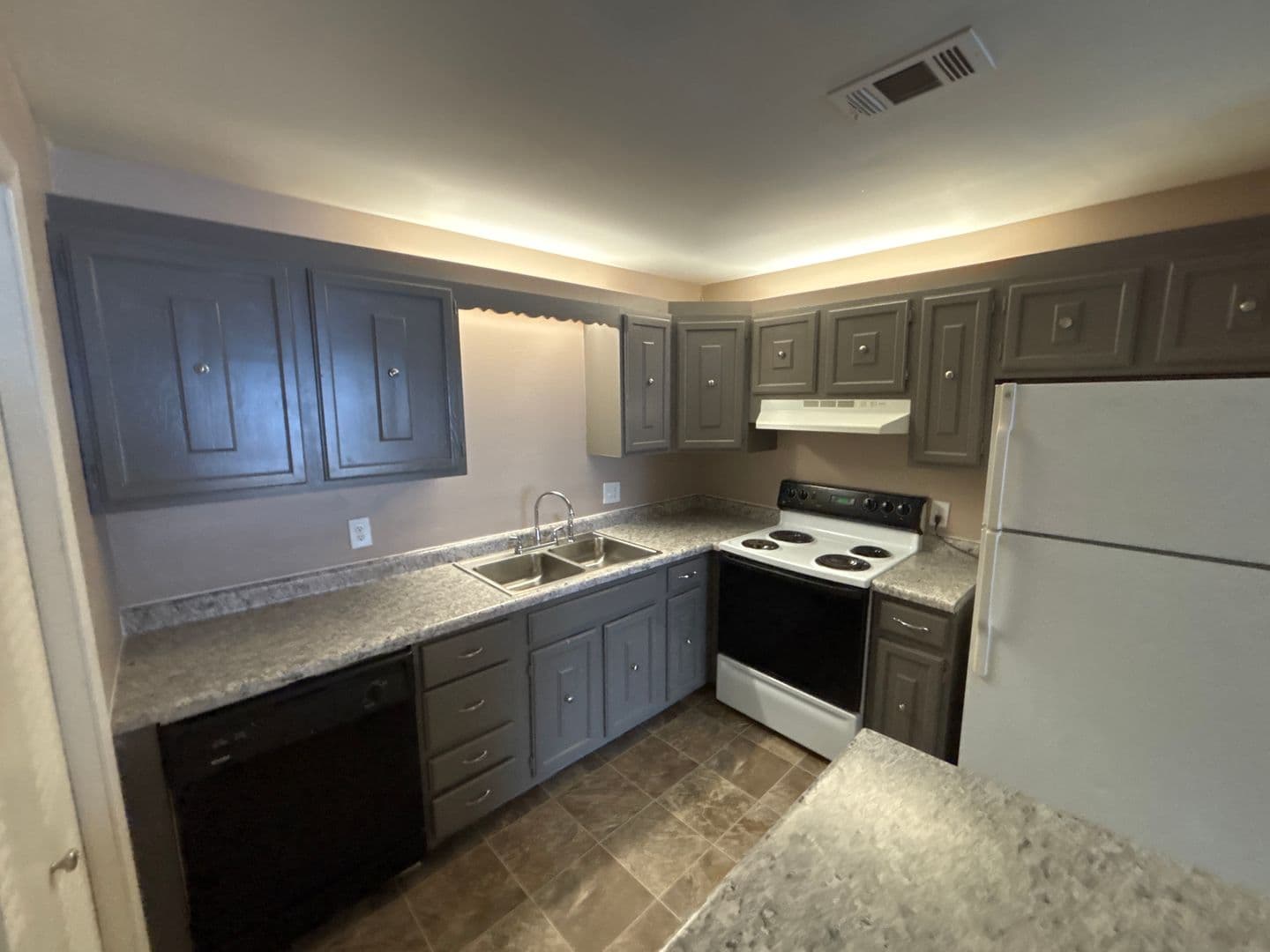 Omaha Apartment: 7525 Pierce Plaza