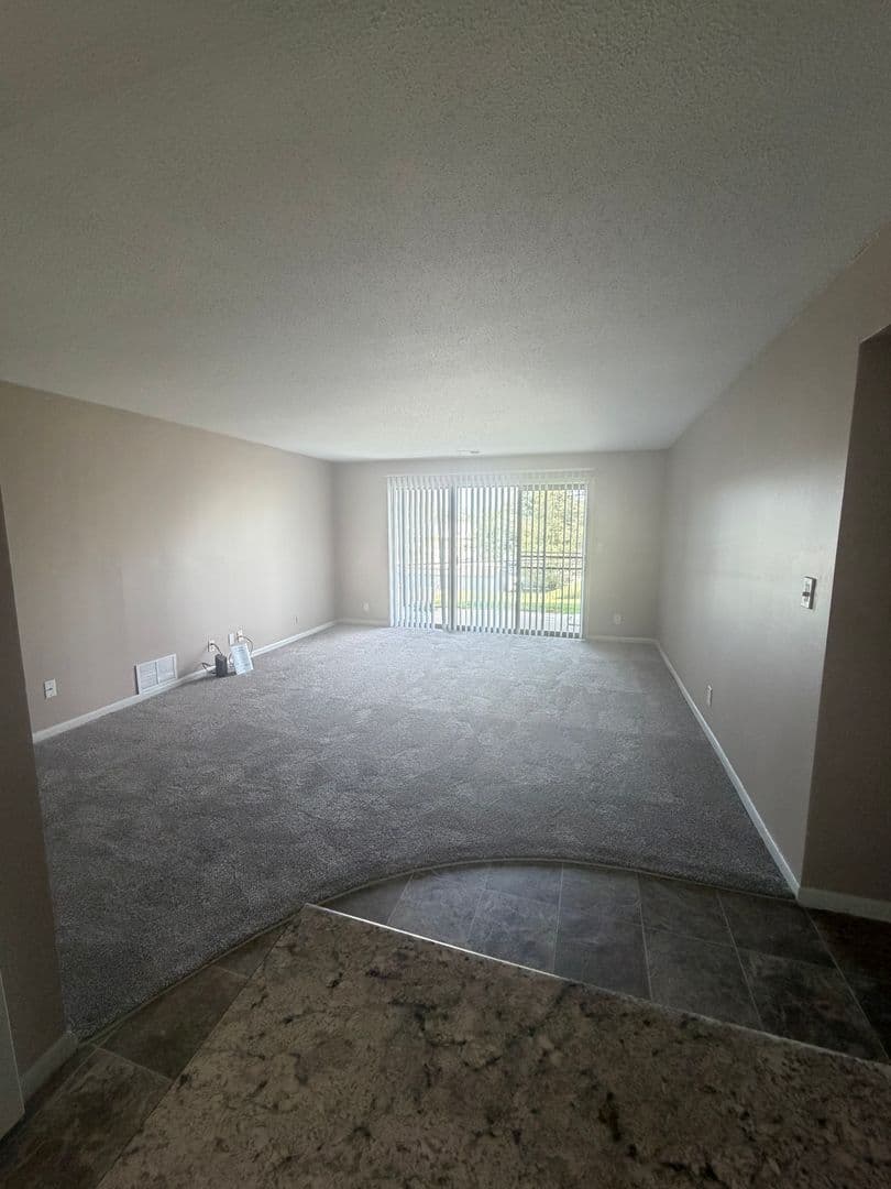 Omaha Apartment: 7525 Pierce Plaza