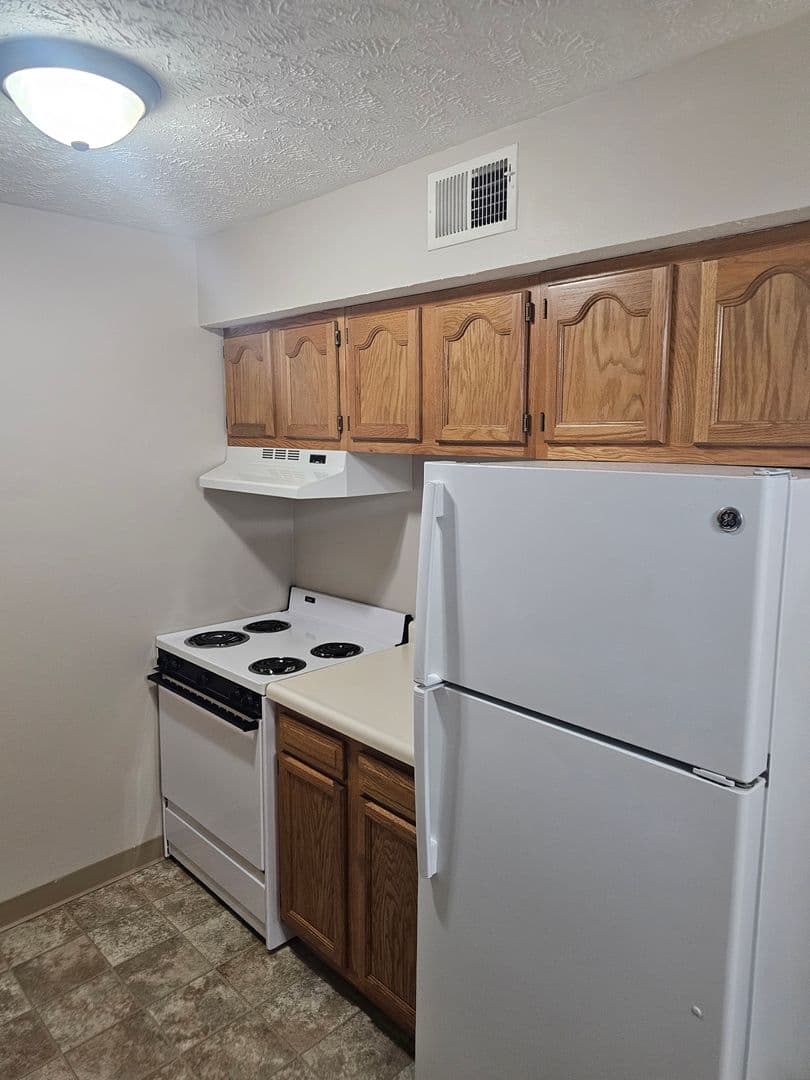 Bellevue Apartment: 910 Ginny Avenue