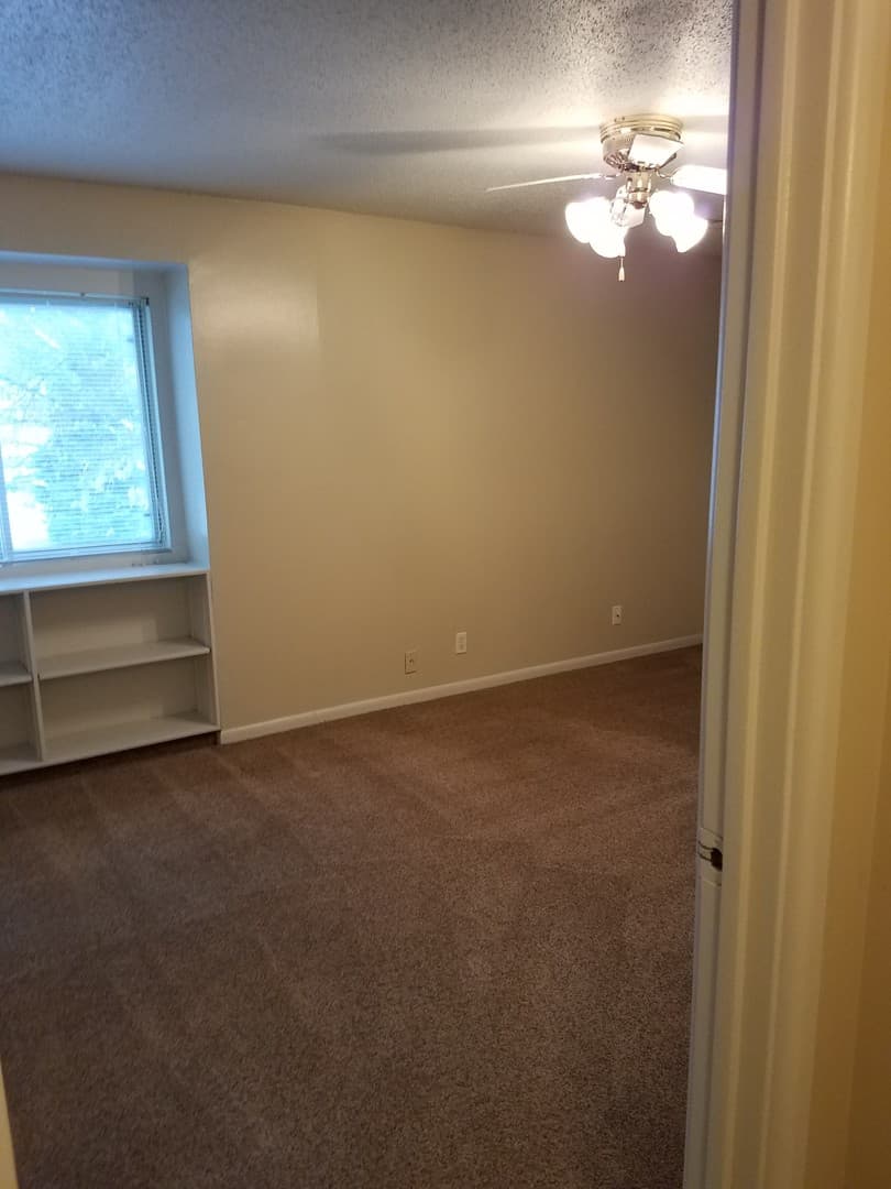 Omaha Apartment: 7525 Pierce Plaza