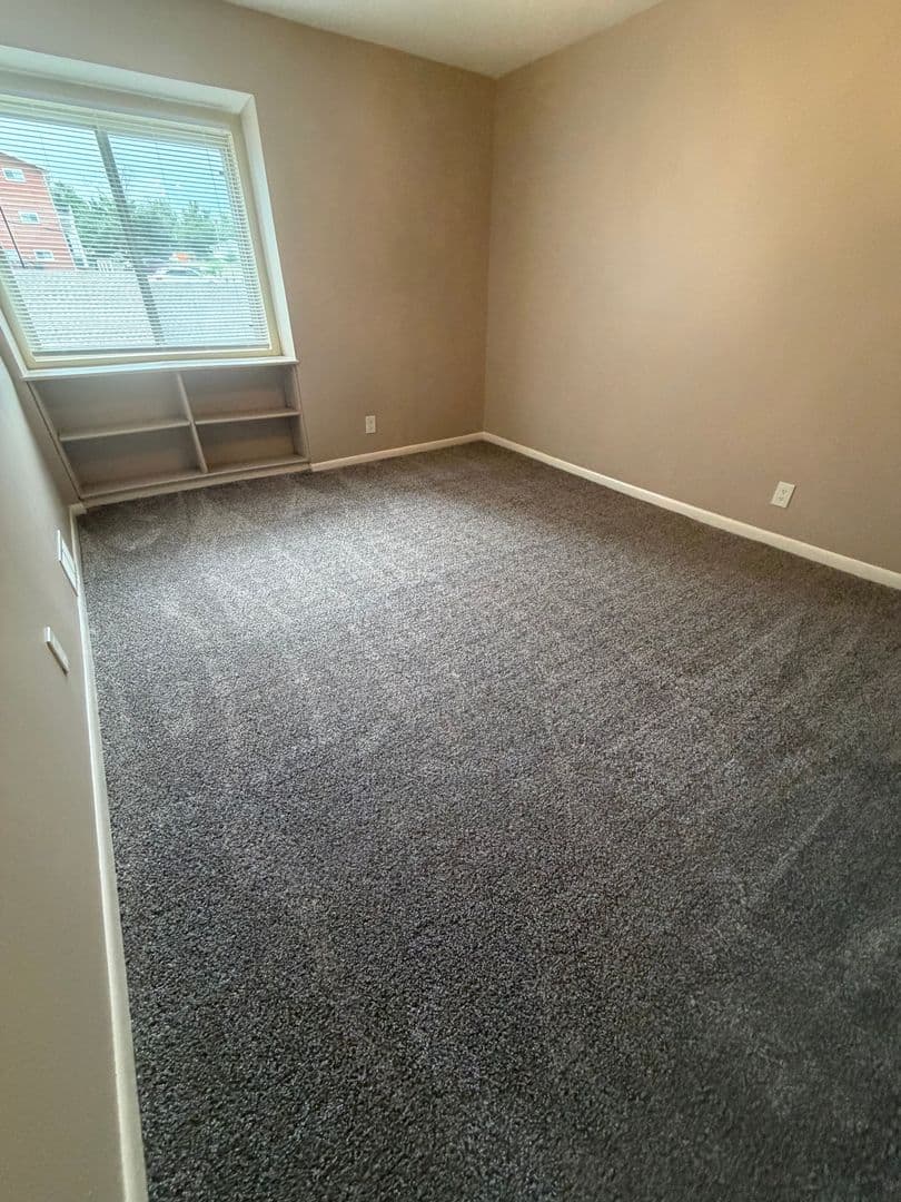 Omaha Apartment: 7525 Pierce Plaza