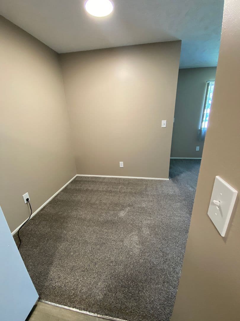 Bellevue Apartment: 2945 Biggs Plaza