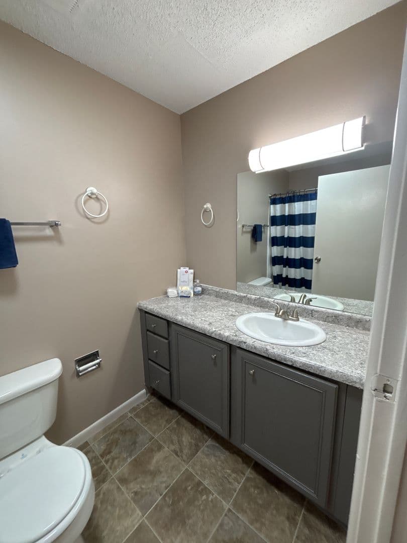 Omaha Apartment: 7525 Pierce Plaza