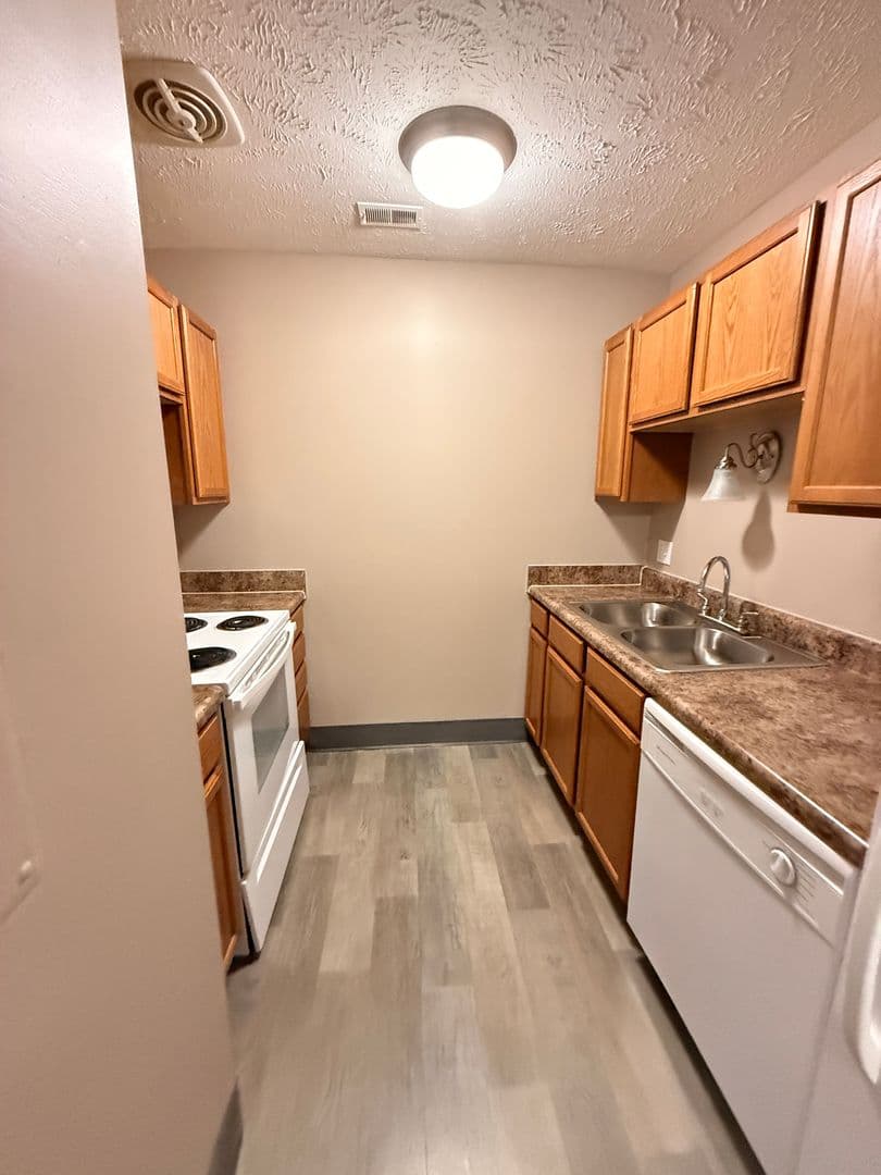 Bellevue Apartment: 2945 Biggs Plaza