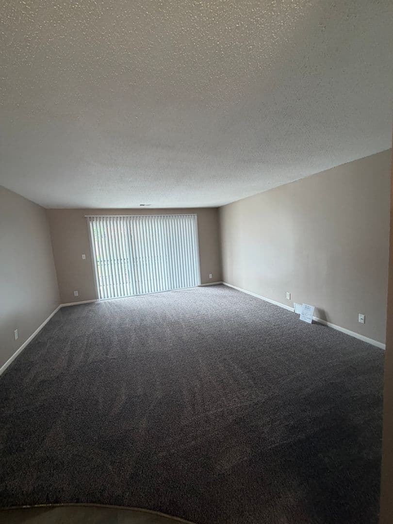Omaha Apartment: 7525 Pierce Plaza