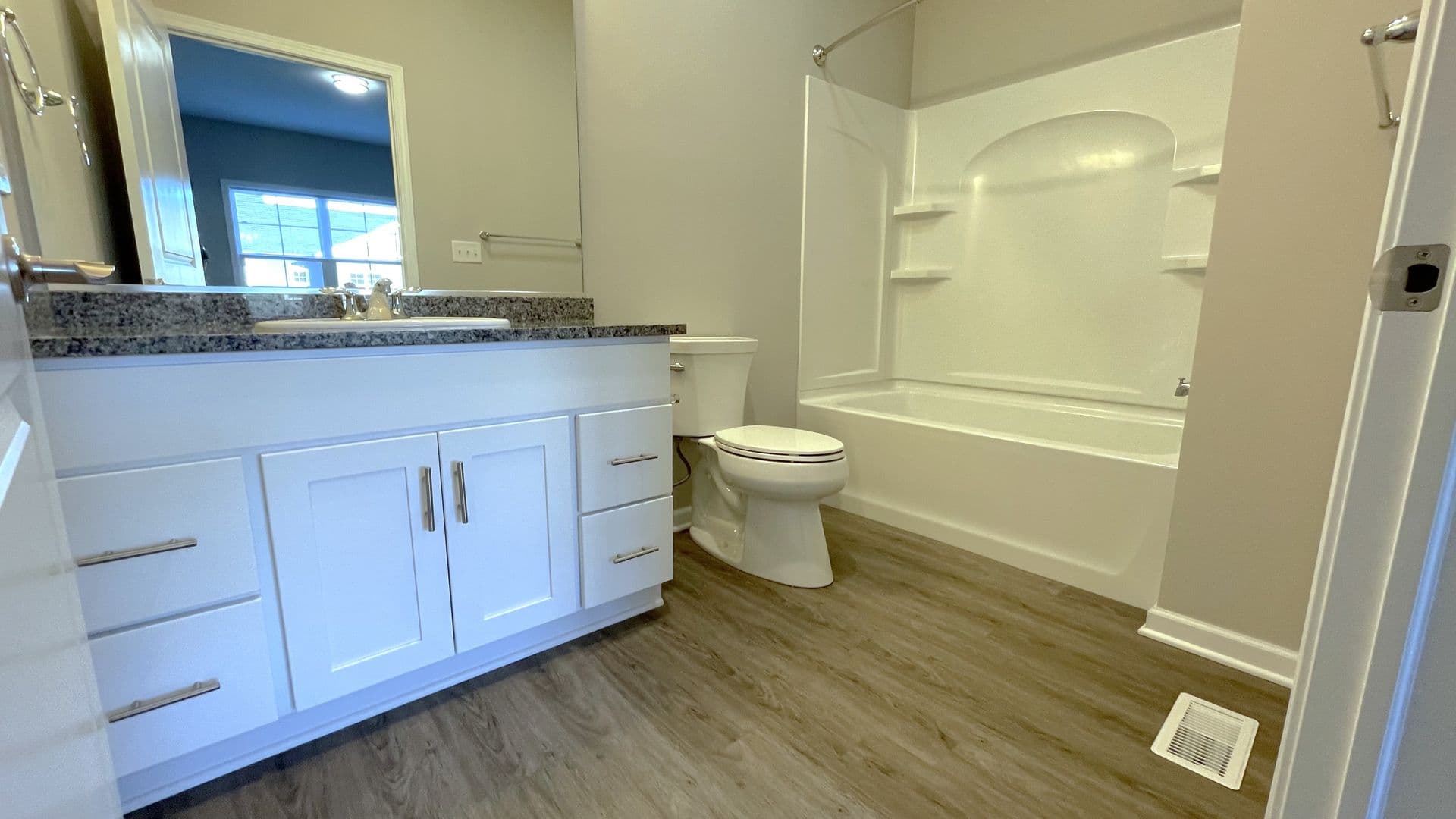 Orchard Park Apartment: 130-275 Shadow Lane