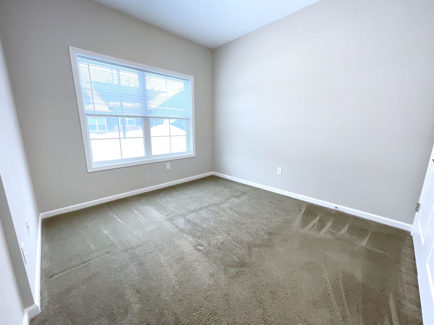 Orchard Park Apartment: 130-275 Shadow Lane