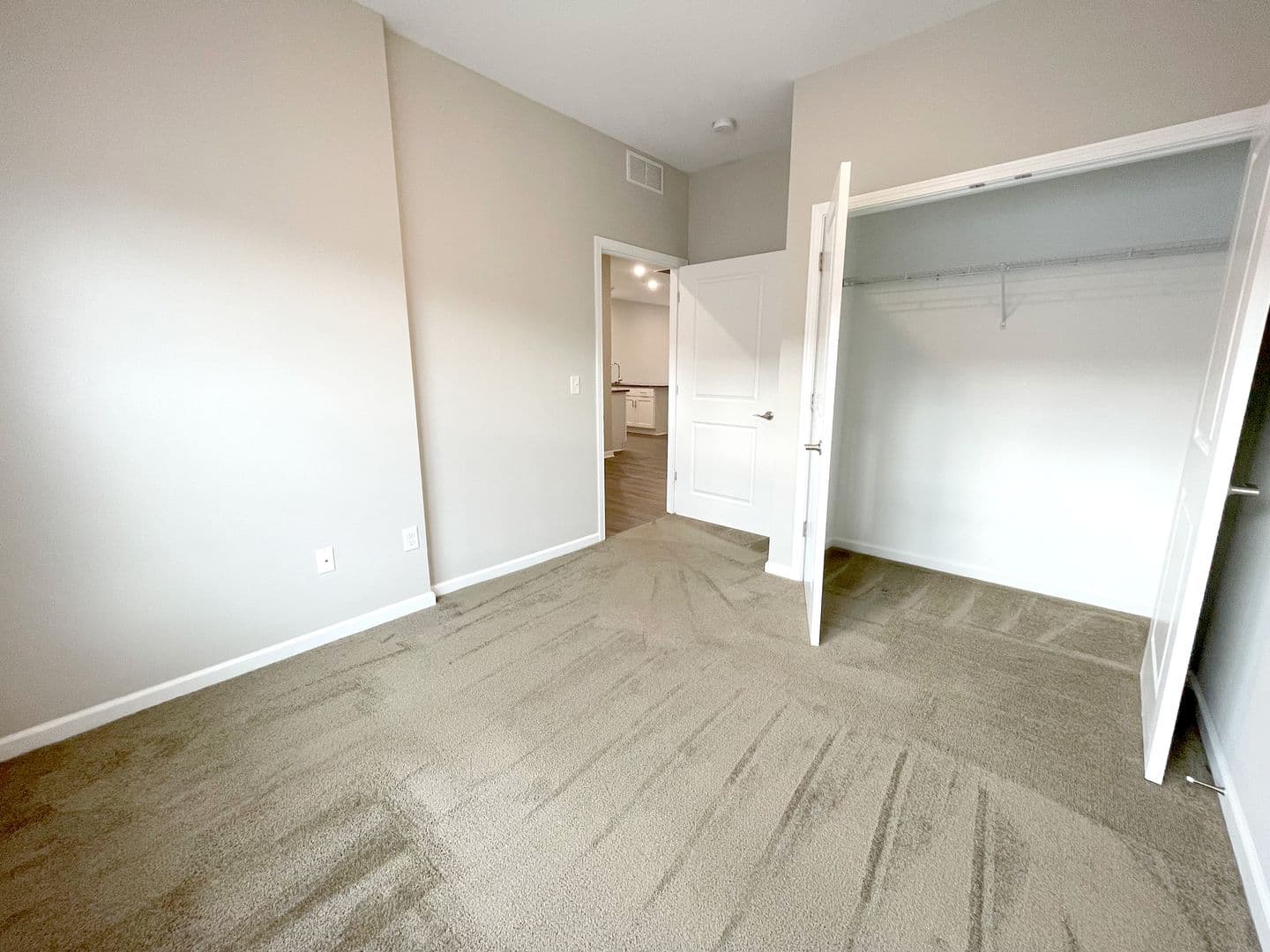 Orchard Park Apartment: 130-275 Shadow Lane