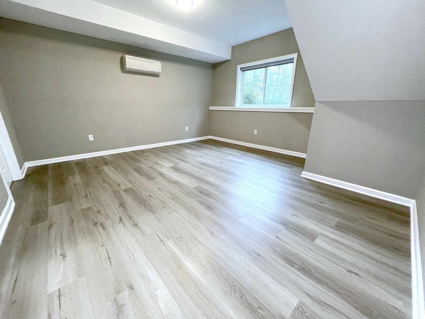 Amherst Townhome: 3980-3990 Bailey Avenue