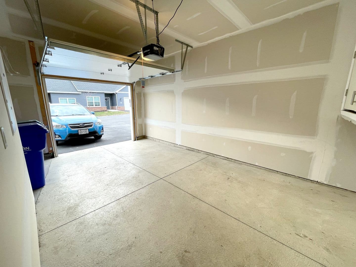 Orchard Park Apartment: 130-275 Shadow Lane