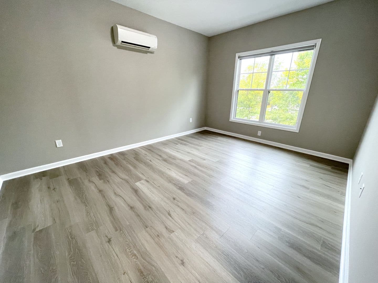 Amherst Townhome: 3980-3990 Bailey Avenue