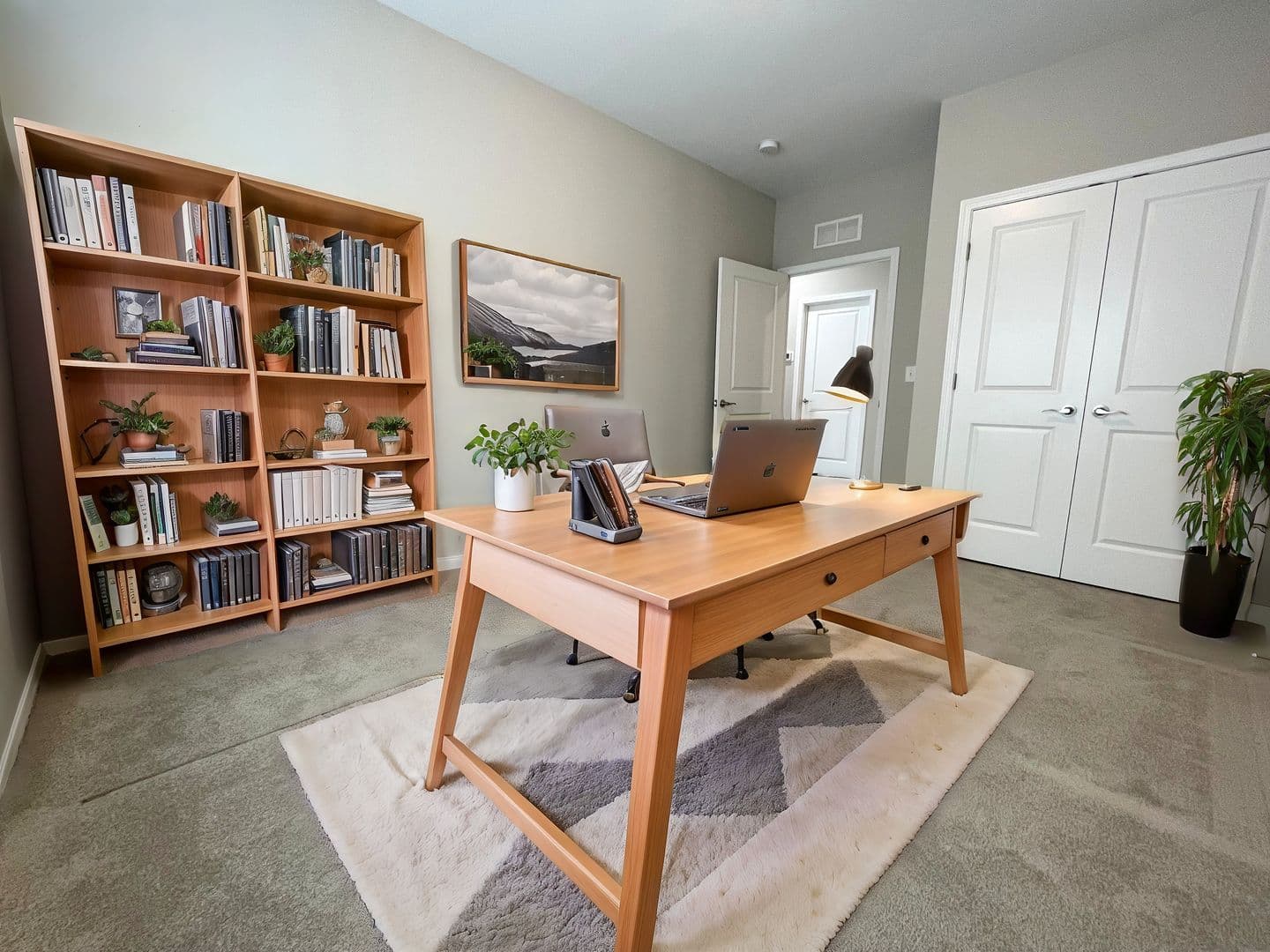 Orchard Park Apartment: 130-275 Shadow Lane