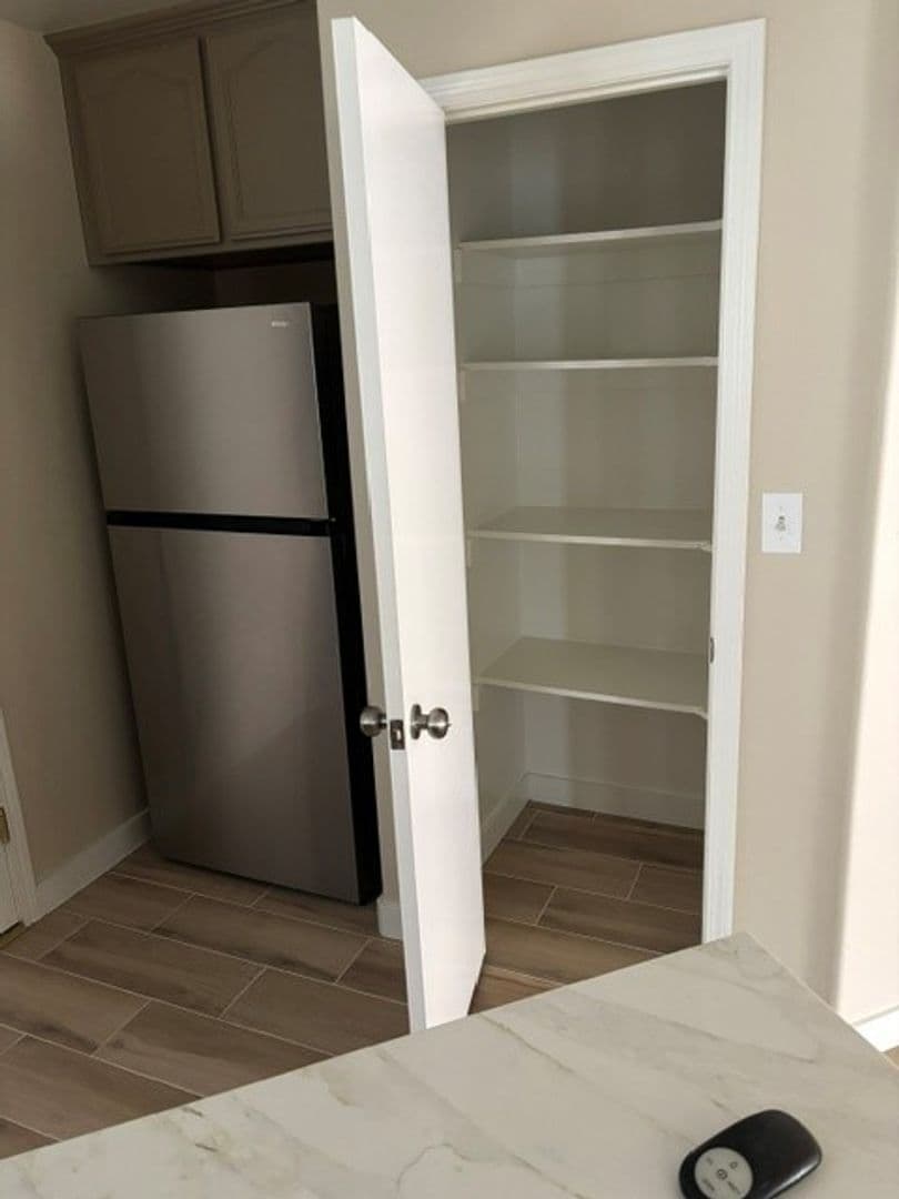 Bakersfield House: 5911 Ragusa Lane