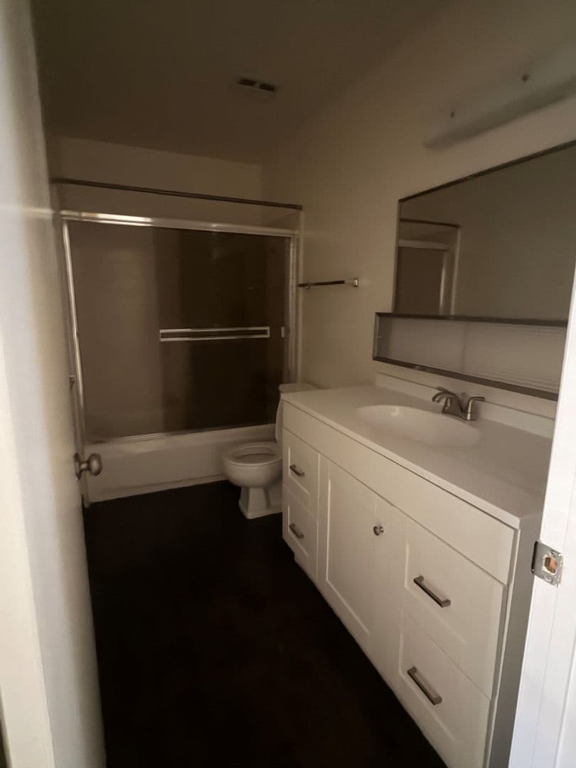 Bakersfield Apartment: 3333 El Encanto Ct. #19