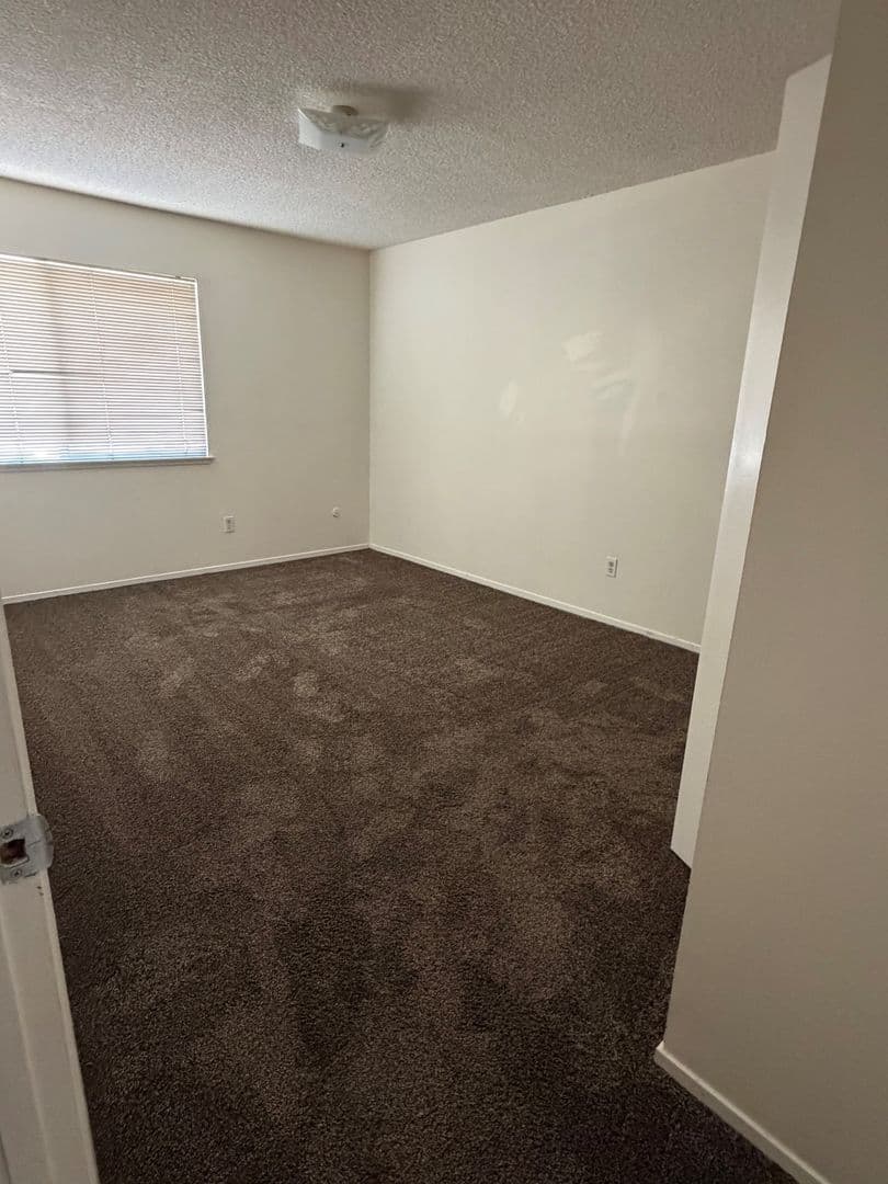 Bakersfield Apartment: 3333 El Encanto Ct. #19