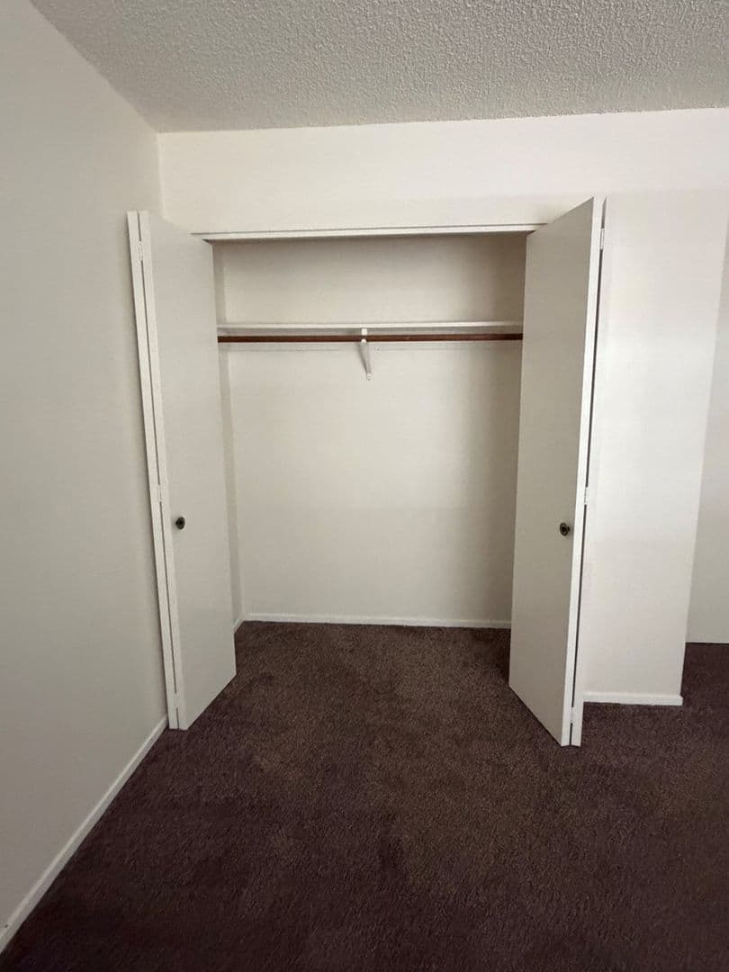 Bakersfield Apartment: 3333 El Encanto Ct. #19