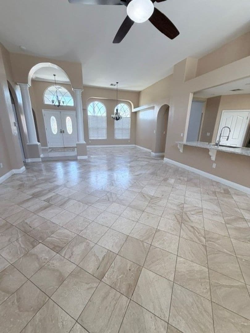 Bakersfield House: 5009 Glacier Canyon Ct
