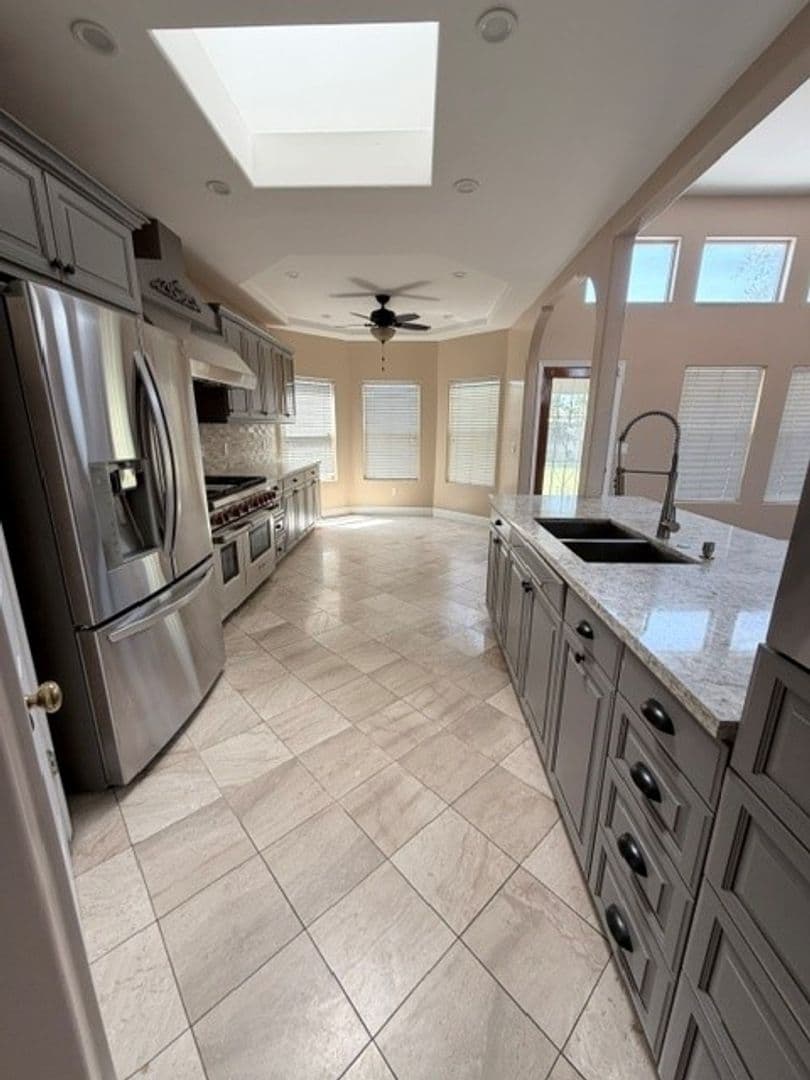 Bakersfield House: 5009 Glacier Canyon Ct