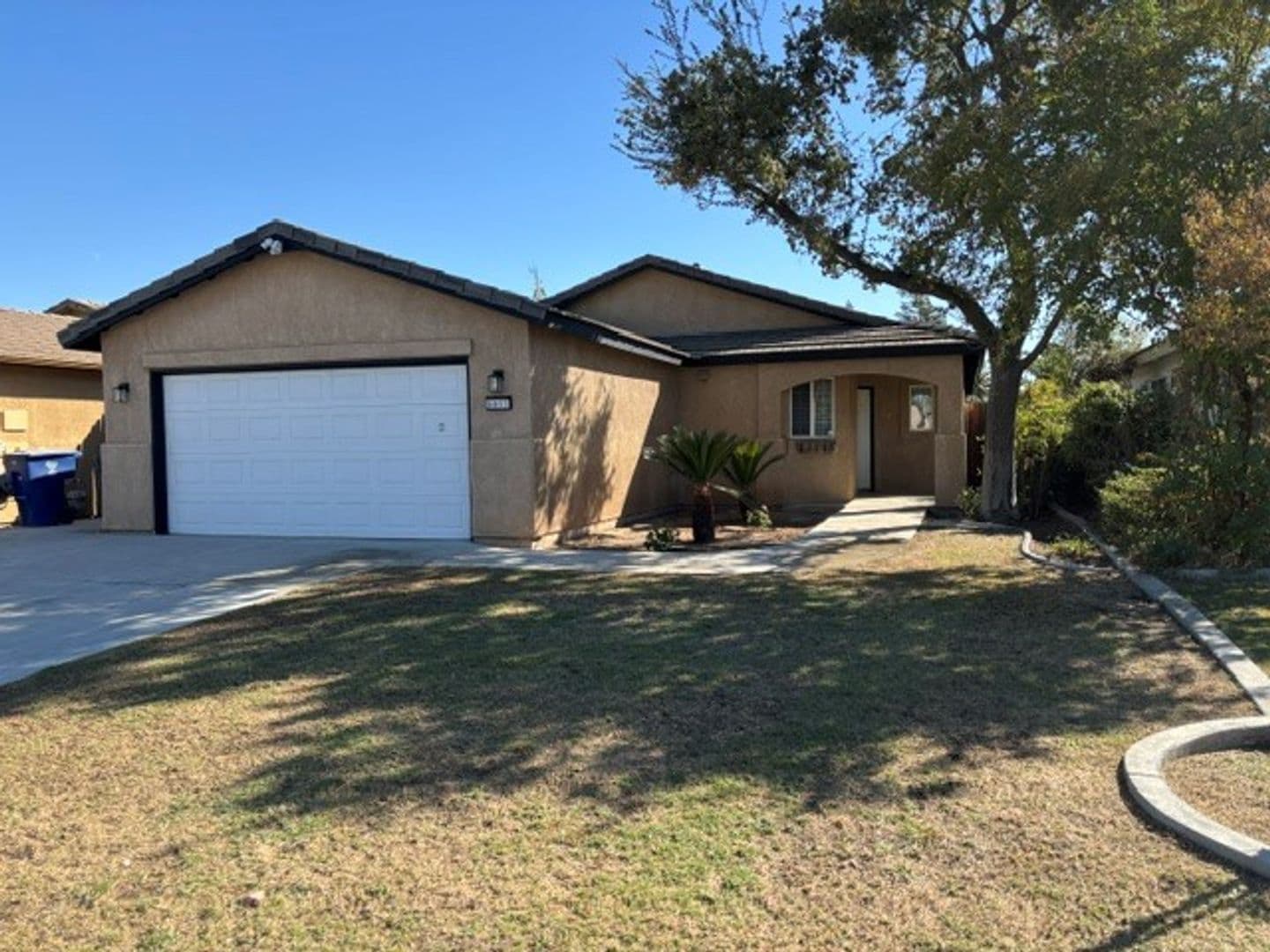 Bakersfield House: 5911 Ragusa Lane