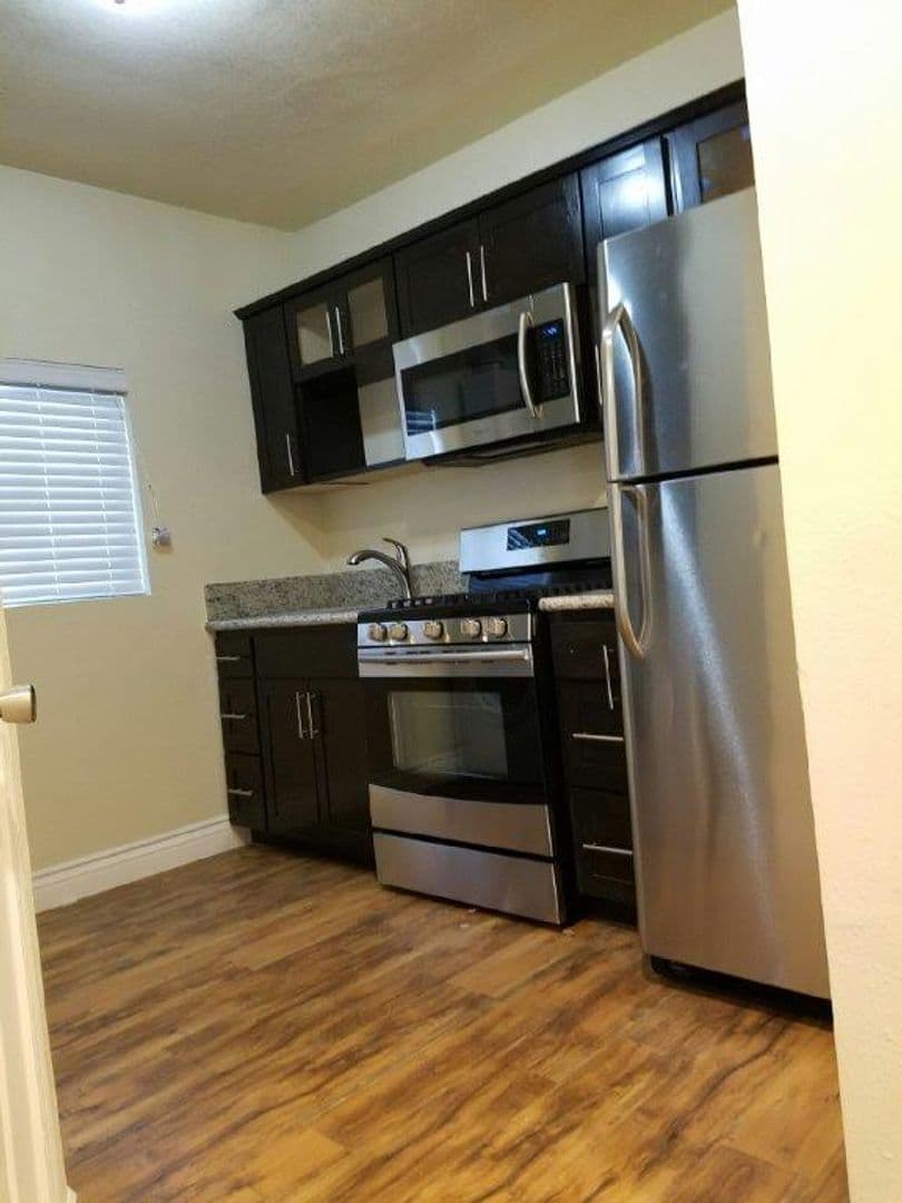 Bakersfield Apartment: 2230 G St.