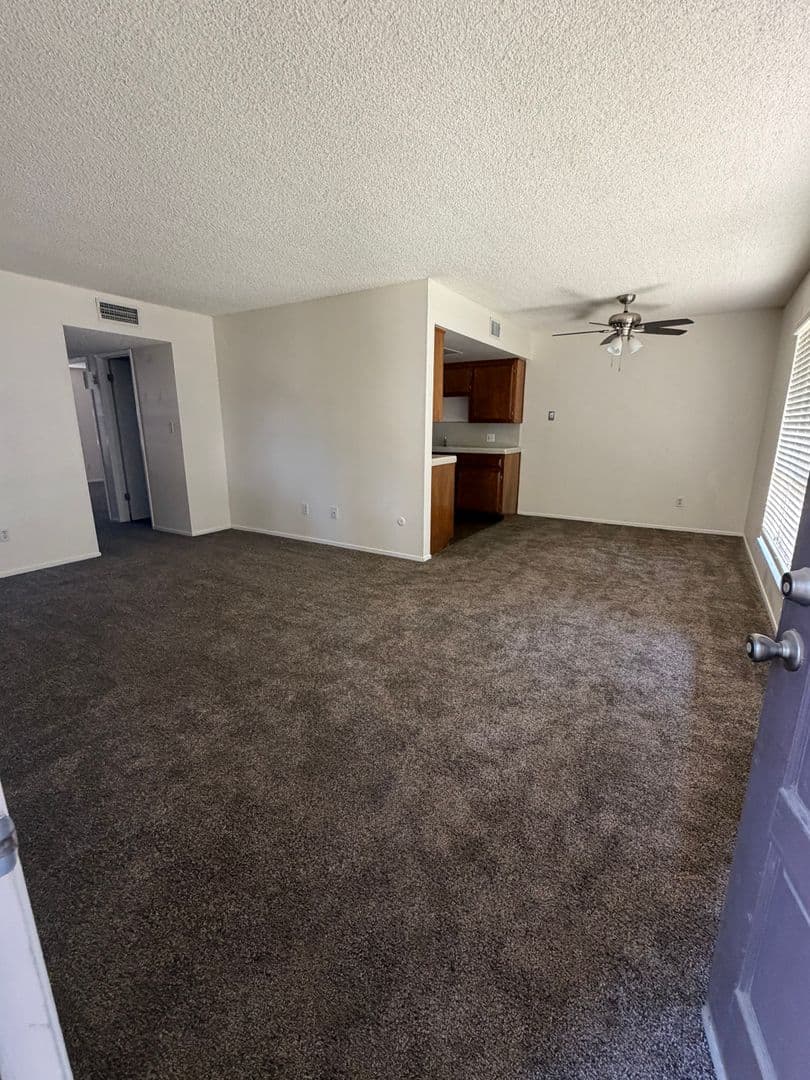 Bakersfield Apartment: 3333 El Encanto Ct. #19