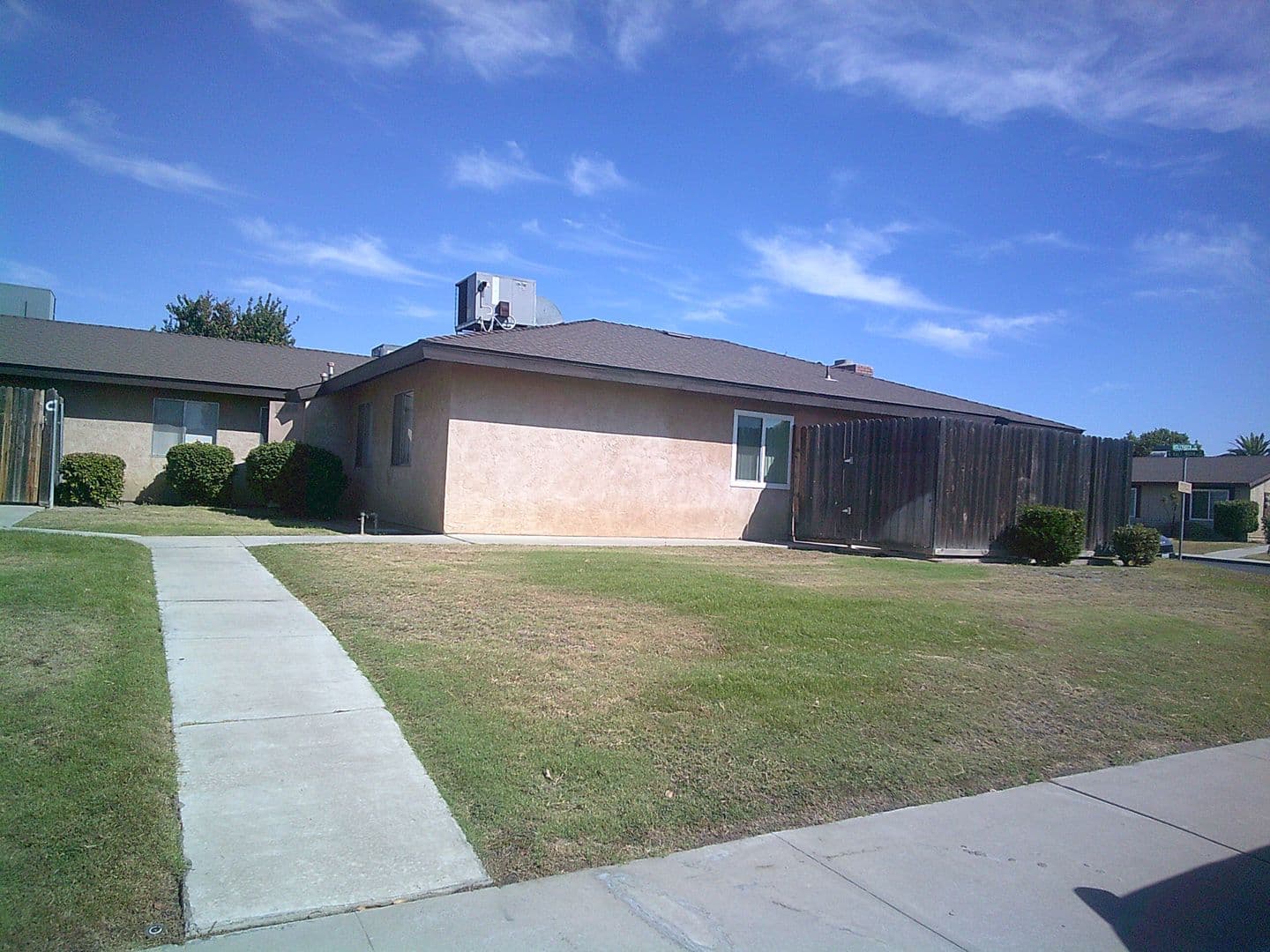 Bakersfield Apartment: 2800 N. Halfmoon Dr.