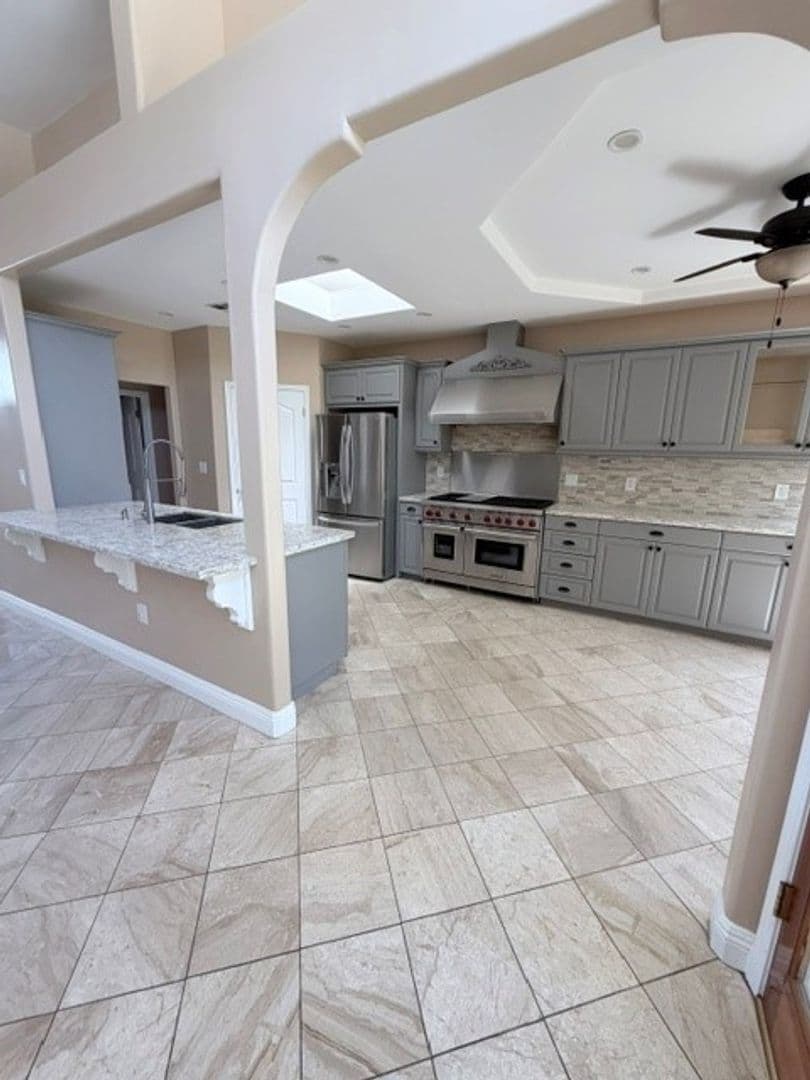 Bakersfield House: 5009 Glacier Canyon Ct