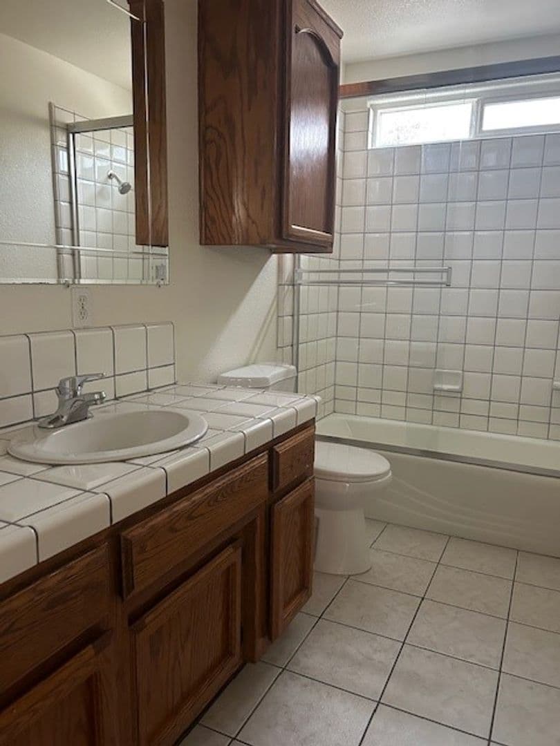 Bakersfield House: 3013 Verdugo Ln.