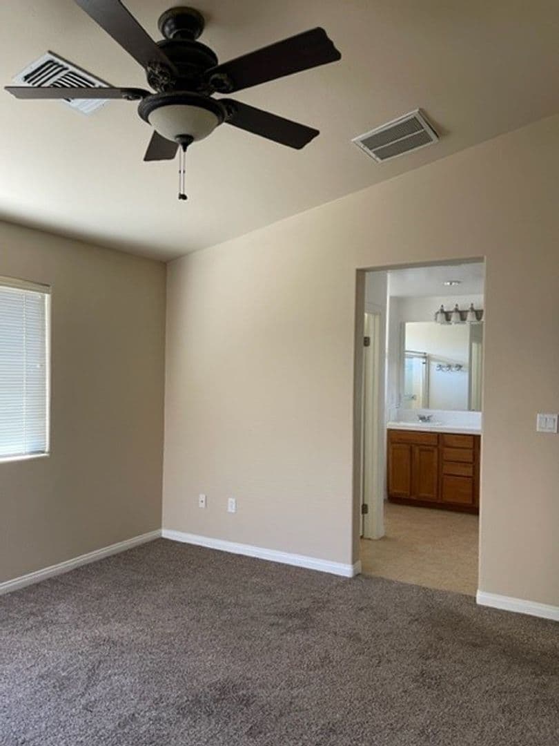 Bakersfield House: 104 Cedmont Dr.