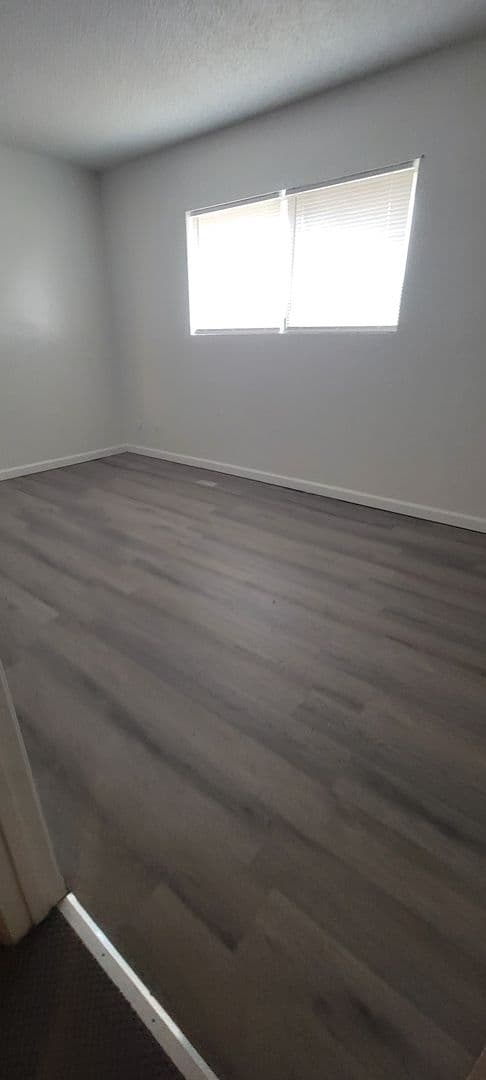 Bakersfield Apartment: 2711 San Dimas St 2140
