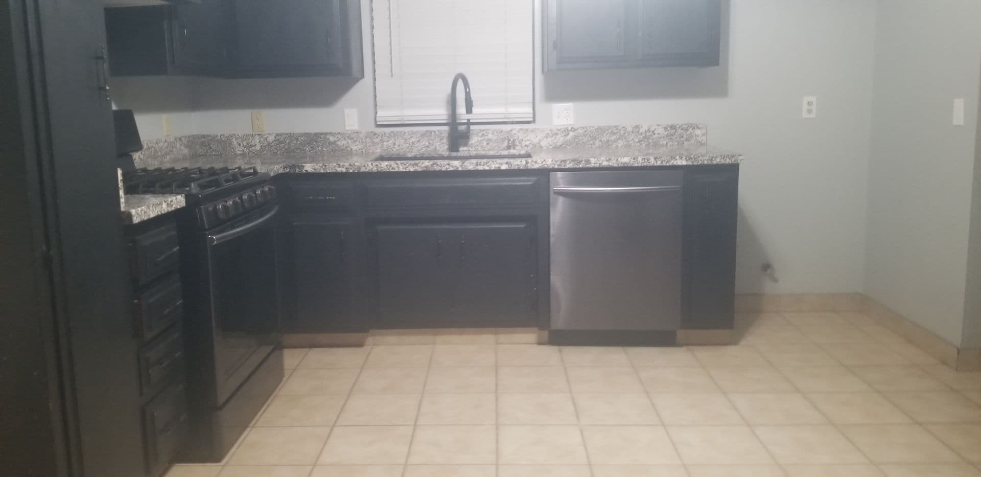Bakersfield Apartment: 325 W. China Grade Loop #A&#B