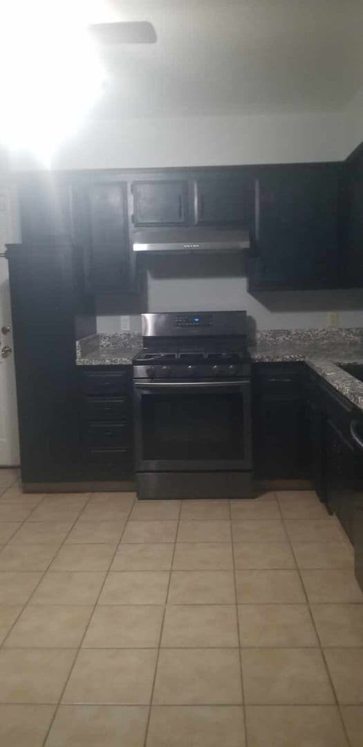 Bakersfield Apartment: 325 W. China Grade Loop #A&#B