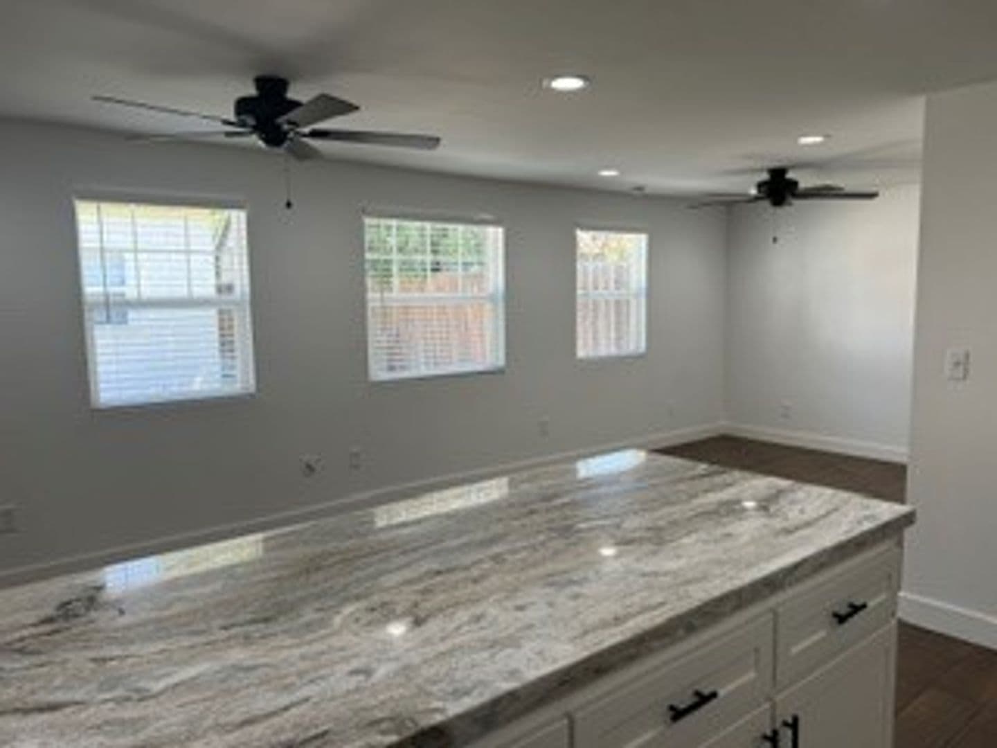 Bakersfield House: 2701 San Emidio St #B