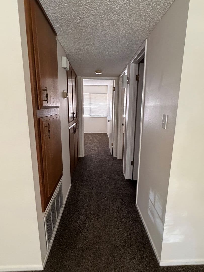 Bakersfield Apartment: 3333 El Encanto Ct. #19