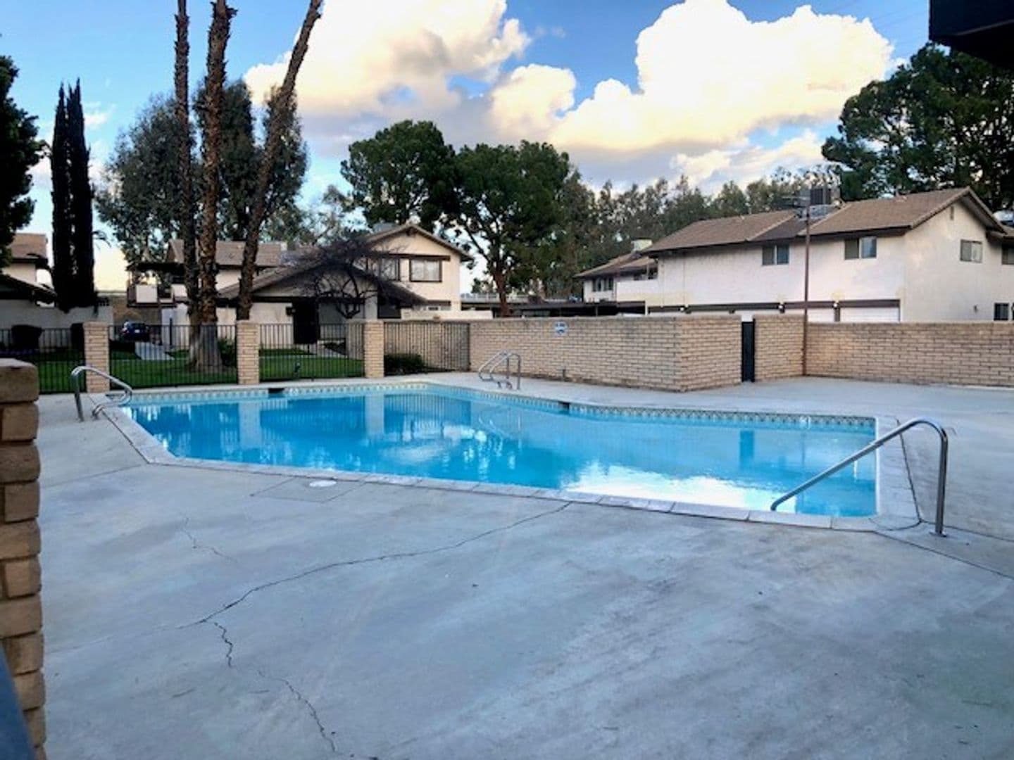 Bakersfield Apartment: 3333 El Encanto Ct. #19