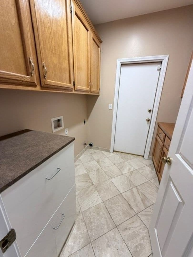 Bakersfield House: 5009 Glacier Canyon Ct