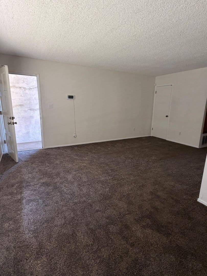 Bakersfield Apartment: 3333 El Encanto Ct. #19
