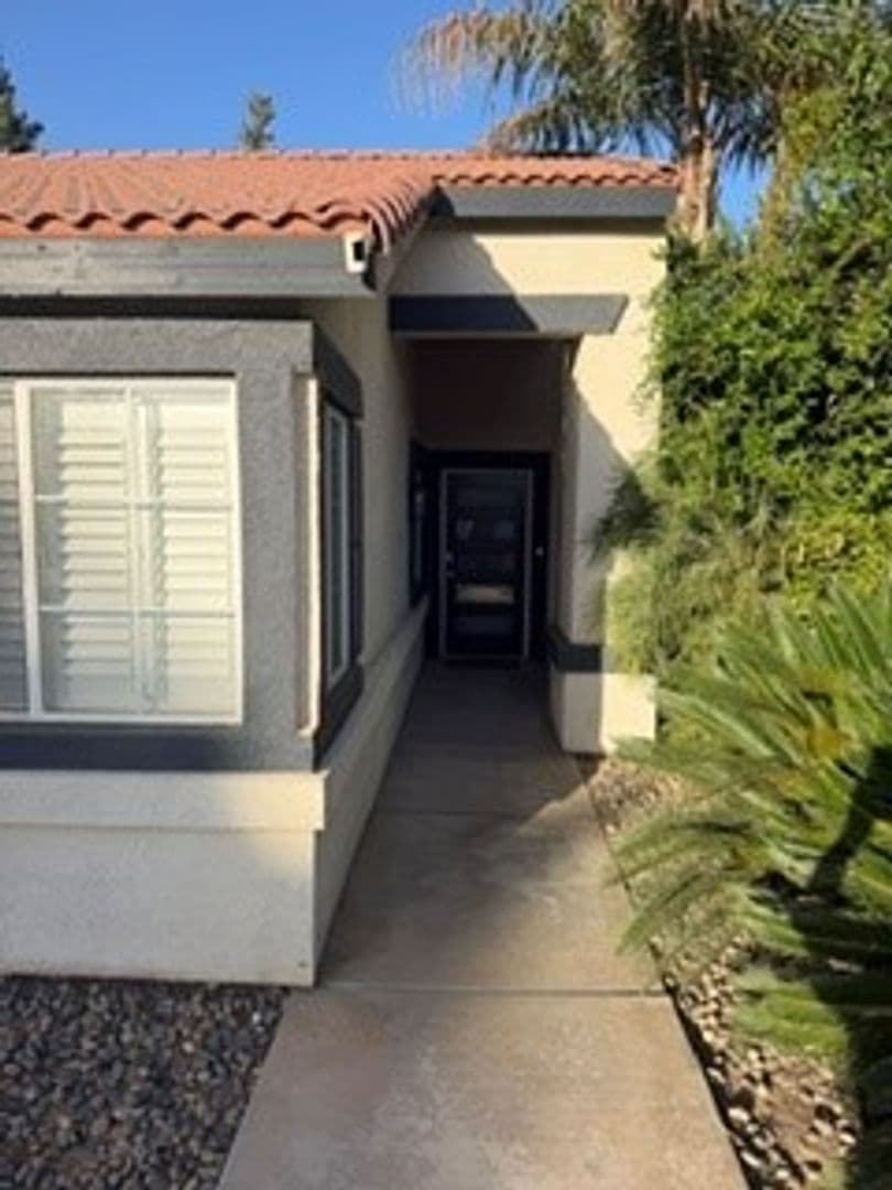 Bakersfield House: 805 Astoria Park Dr