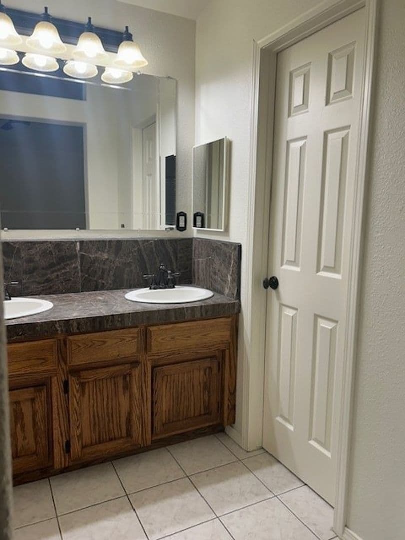 Bakersfield House: 3013 Verdugo Ln.