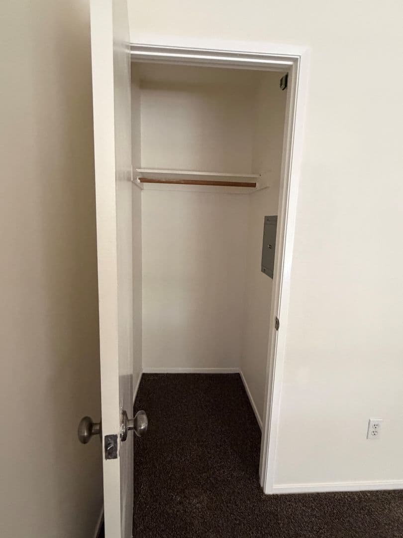 Bakersfield Apartment: 3333 El Encanto Ct. #19