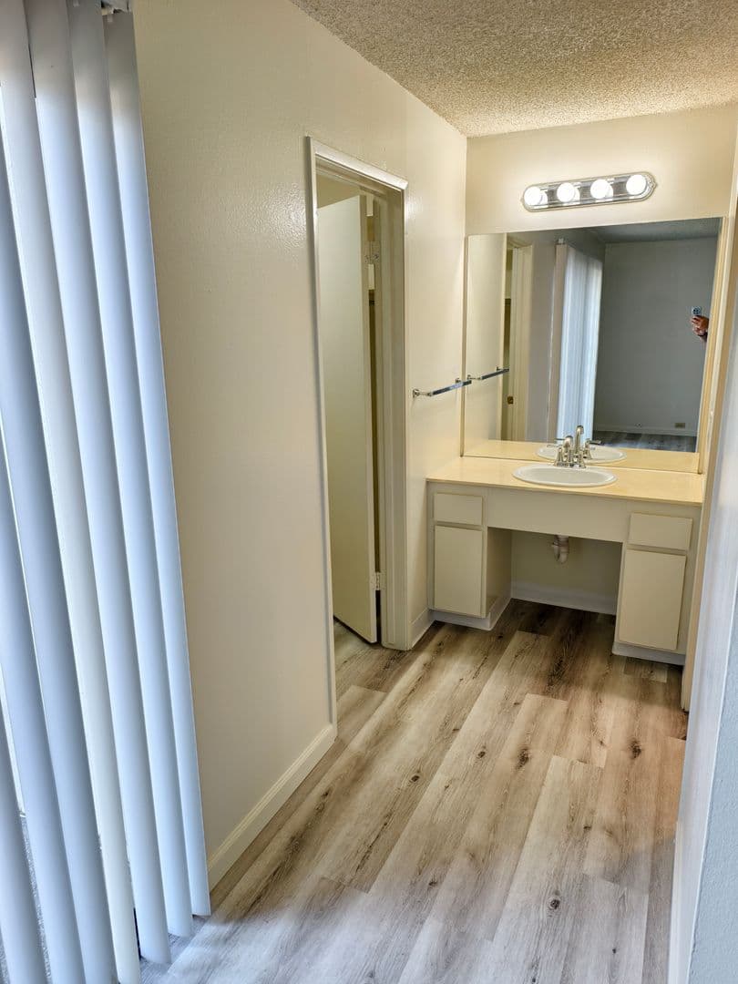 Sacramento Apartment: 1451 3rd Street