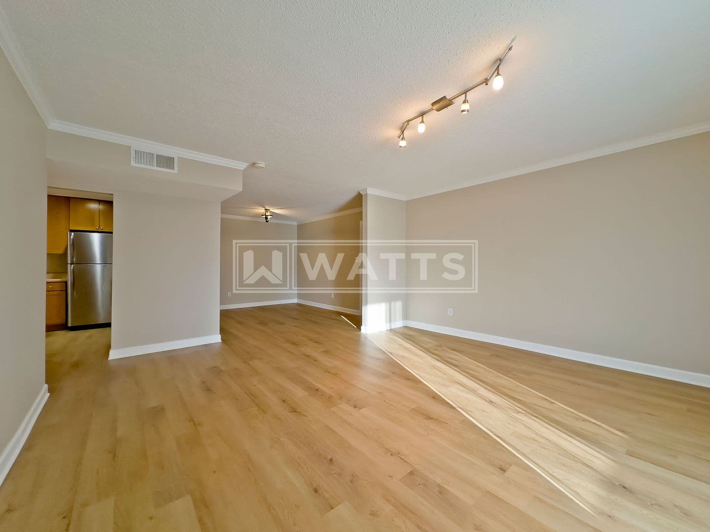 Homewood Condo: 1202 Woodland Village