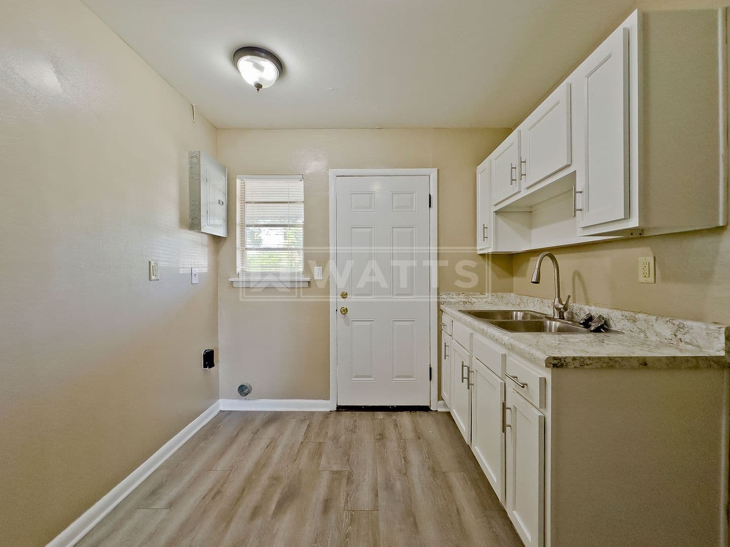 Birmingham Apartment: 622 1st Street West